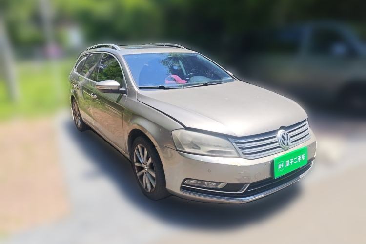 Used Volkswagen Magotan 2012 Travel Edition 2.0 TSI Comfort Version Front Right 45 Deg