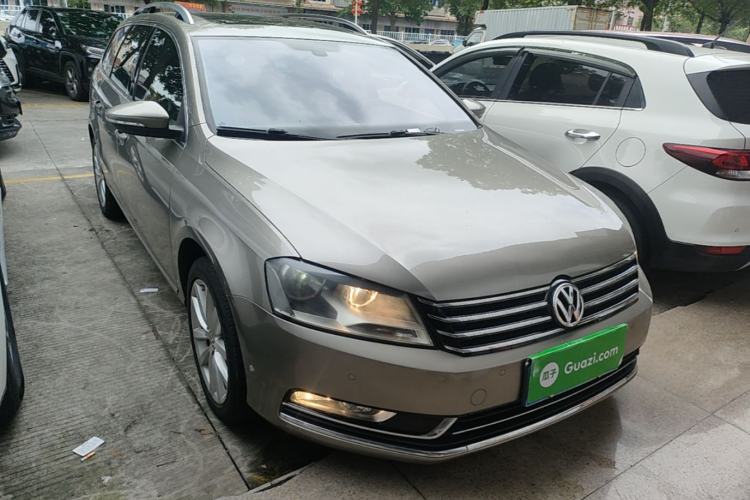 Used Volkswagen Magotan 2012 Travel Edition 2.0 TSI Comfort Version Front Right 45 Deg