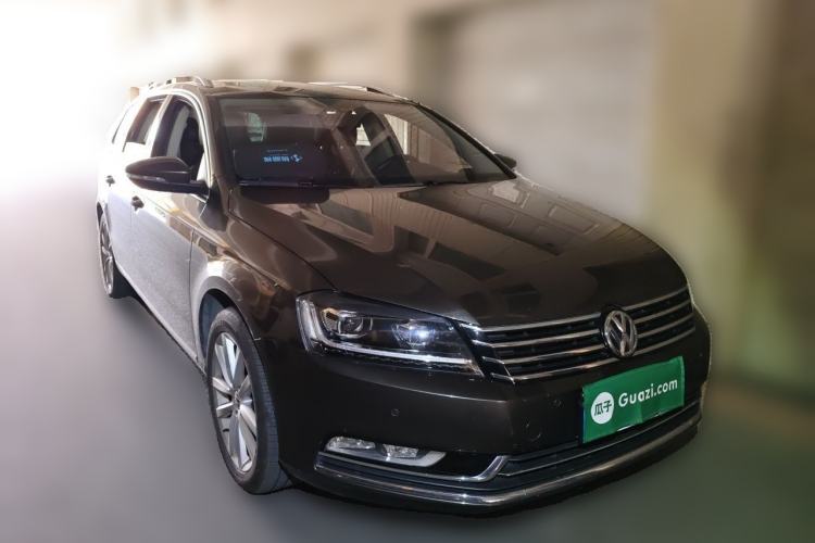 Used Volkswagen Magotan 2012 Travel Edition 2.0 TSI Comfort Version Front Right 45 Deg