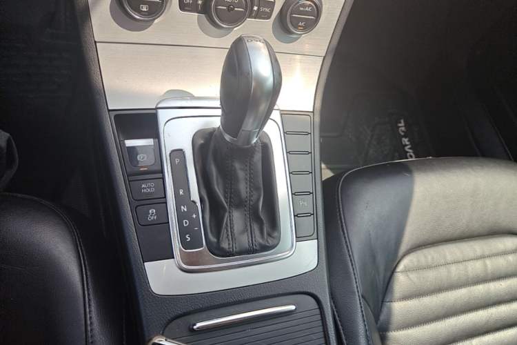 Used Volkswagen Magotan 2012 Revised 1.8TSI Luxury Version Gear Lever