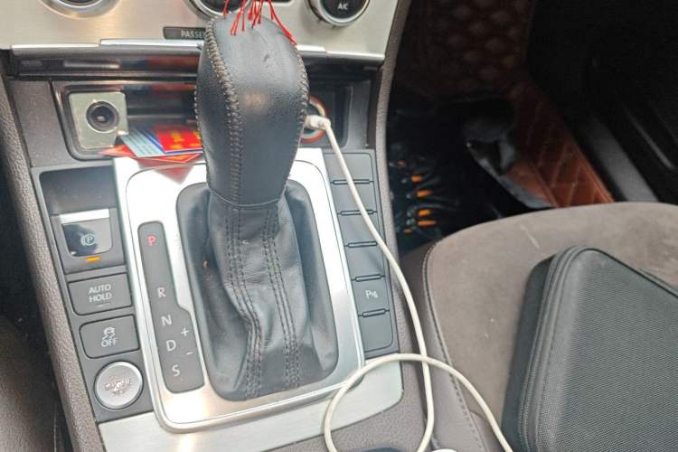 Used Volkswagen Magotan 2012 Travel Edition 2.0 TSI Comfort Version Gear Lever