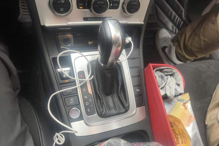 Used Volkswagen Magotan 2012 Travel Edition 2.0 TSI Comfort Version Gear Lever