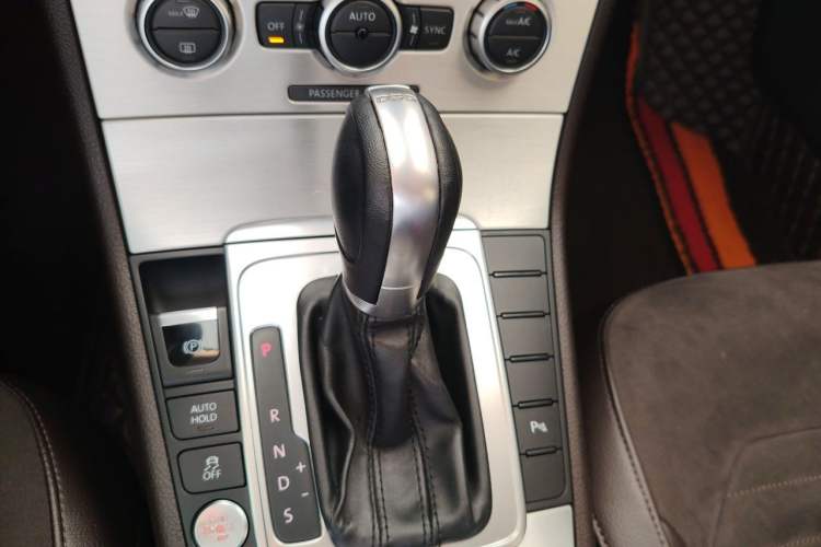 Used Volkswagen Magotan 2012 Travel Edition 2.0 TSI Comfort Version Gear Lever