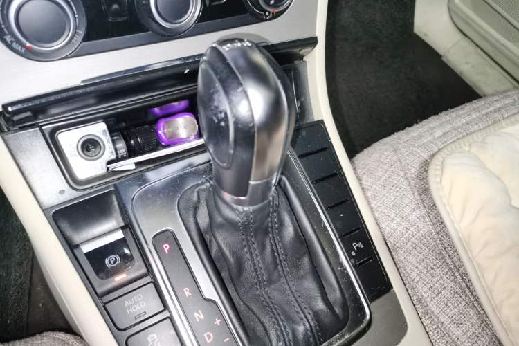 Used Volkswagen Magotan 2012 Revised Version 1.8TSI Leading Edition Gear Lever