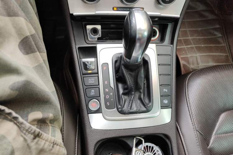 Used Volkswagen Magotan 2012 Travel Edition 2.0 TSI Luxury Version Gear Lever