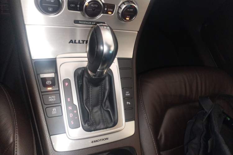 Used Volkswagen Magotan 2012 Travel Edition 2.0 TSI 4x4 Comfort Version Gear Lever