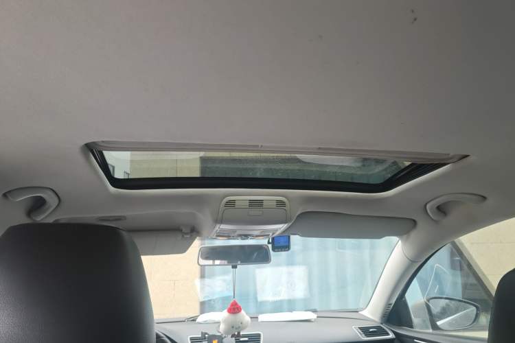 Used Volkswagen Magotan 2012 Revised 1.8TSI Luxury Version Headliner