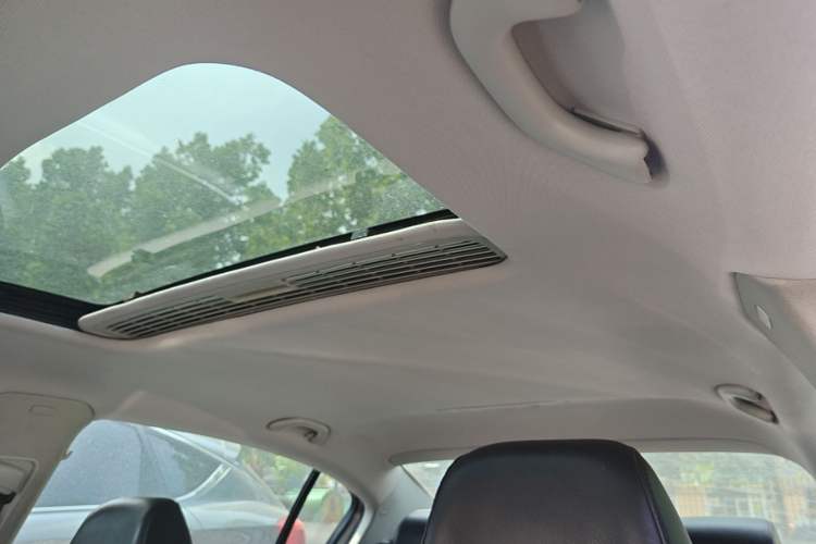 Used Volkswagen Magotan 2012 Revised 1.8TSI Luxury Version Headliner