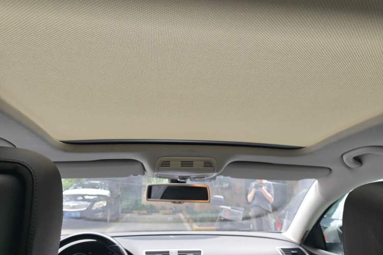 Used Volkswagen Magotan 2012 Travel Edition 2.0 TSI Comfort Version Headliner