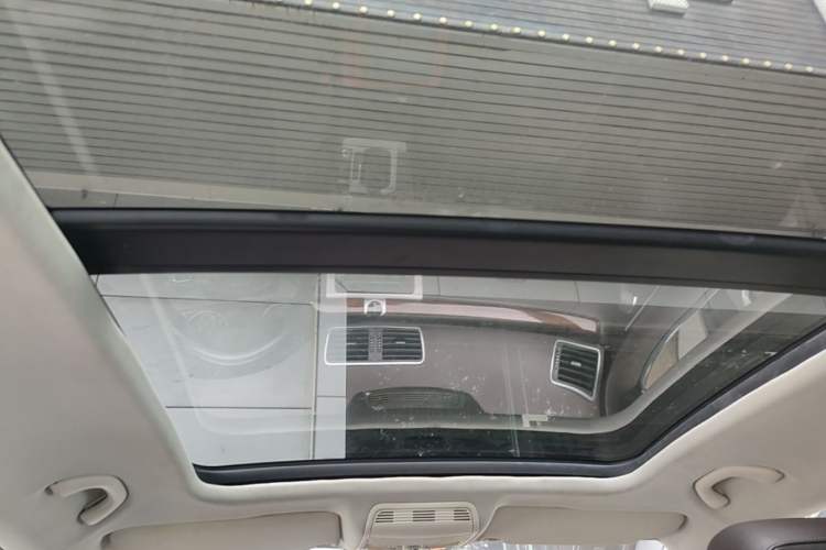 Used Volkswagen Magotan 2012 Travel Edition 2.0 TSI Comfort Version Headliner