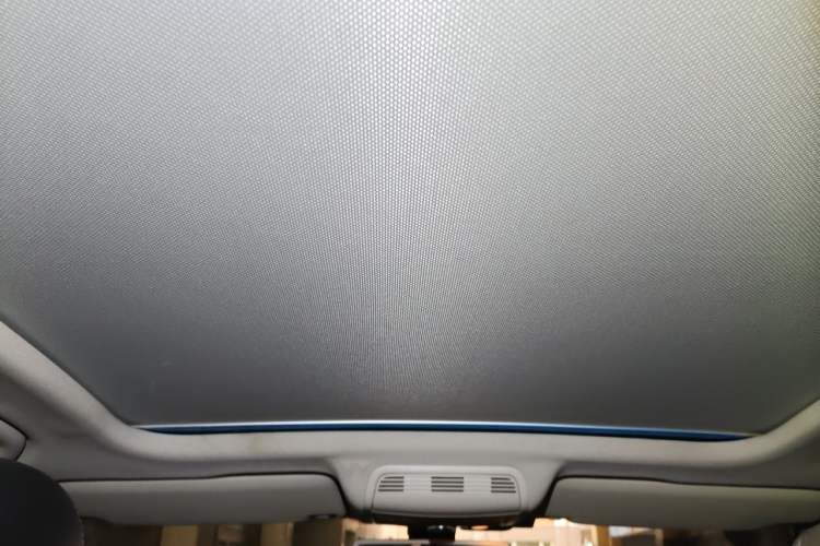 Used Volkswagen Magotan 2012 Travel Edition 2.0 TSI Comfort Version Headliner
