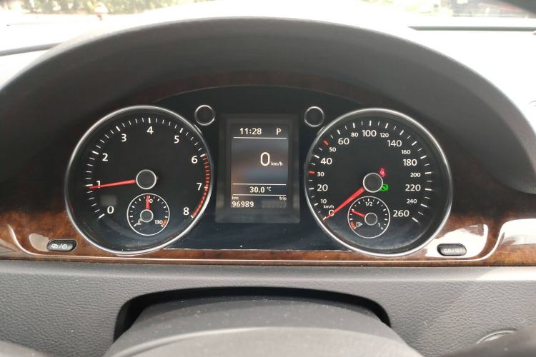 Used Volkswagen Magotan 2012 Travel Edition 2.0 TSI Comfort Version Instrument Cluster