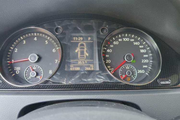 Used Volkswagen Magotan 2012 Revised Version 2.0 TSI Luxury Edition Instrument Cluster