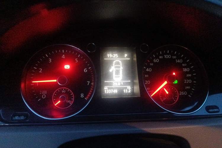 Used Volkswagen Magotan 2012 2.0 TSI Prestige Edition Instrument Cluster
