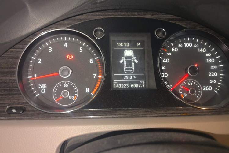 Used Volkswagen Magotan 2012 Facelift 2.0 TSI Prestige Model Instrument Cluster