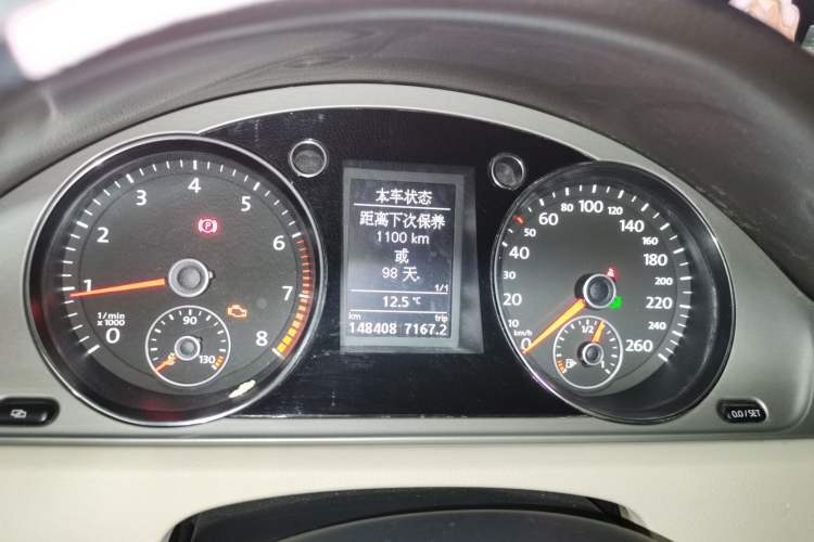 Used Volkswagen Magotan 2012 Revised Version 1.8TSI Leading Edition Instrument Cluster