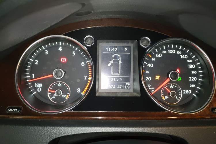 Used Volkswagen Magotan 2012 Travel Edition 2.0 TSI Comfort Version Instrument Cluster