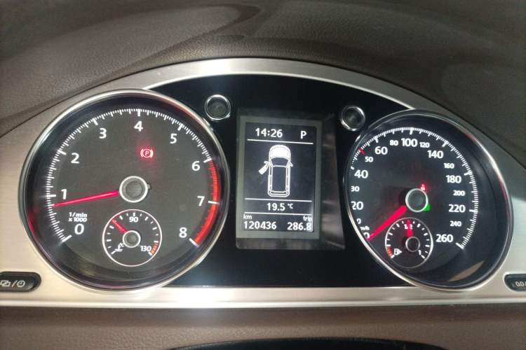 Used Volkswagen Magotan 2012 Travel Edition 2.0 TSI 4x4 Comfort Version Instrument Cluster
