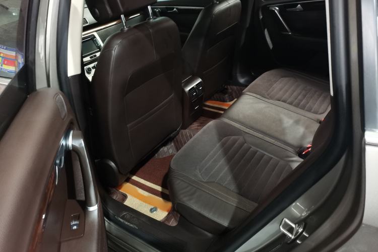 Used Volkswagen Magotan 2012 Travel Edition 2.0 TSI Comfort Version Interior 3
