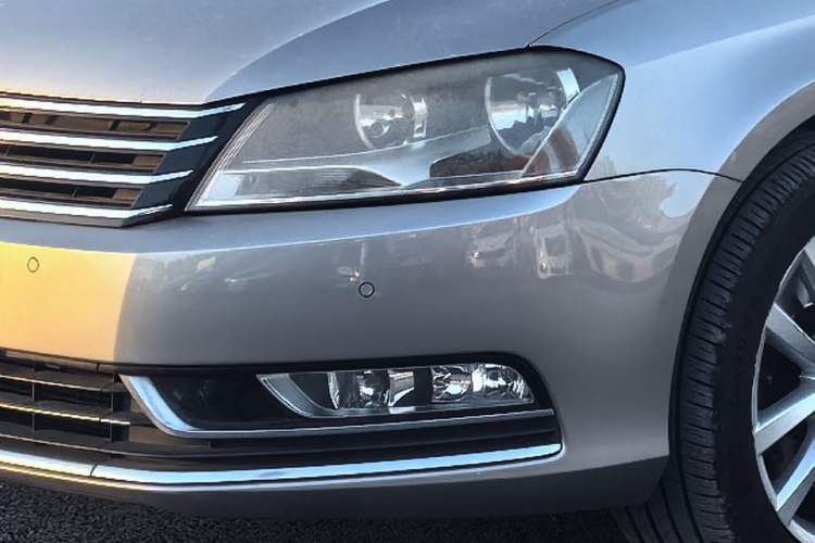 Used Volkswagen Magotan 2012 Travel Edition 2.0 TSI Comfort Version Left Front Headlight
