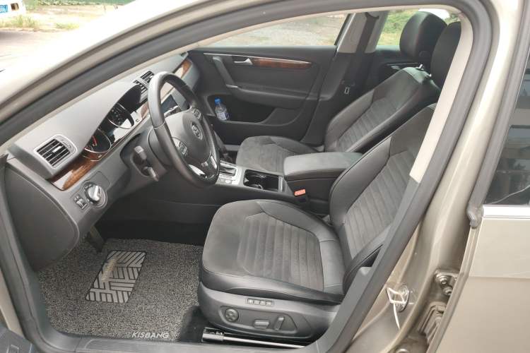 Used Volkswagen Magotan 2012 Travel Edition 2.0 TSI Comfort Version Left Front Seat