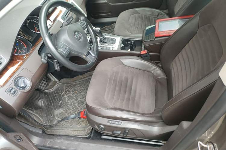 Used Volkswagen Magotan 2012 Travel Edition 2.0 TSI Comfort Version Left Front Seat