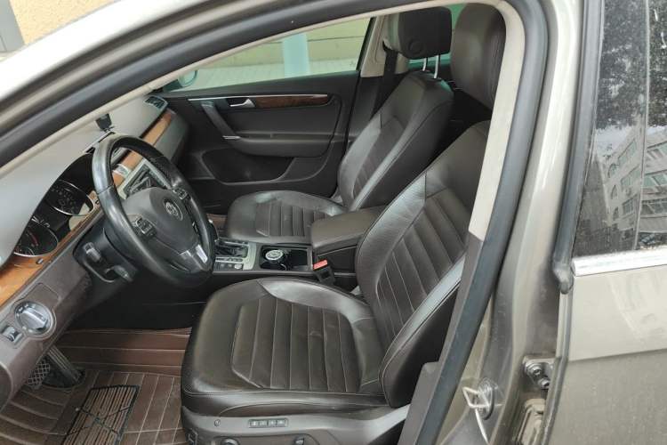 Used Volkswagen Magotan 2012 Travel Edition 2.0 TSI Luxury Version Left Front Seat