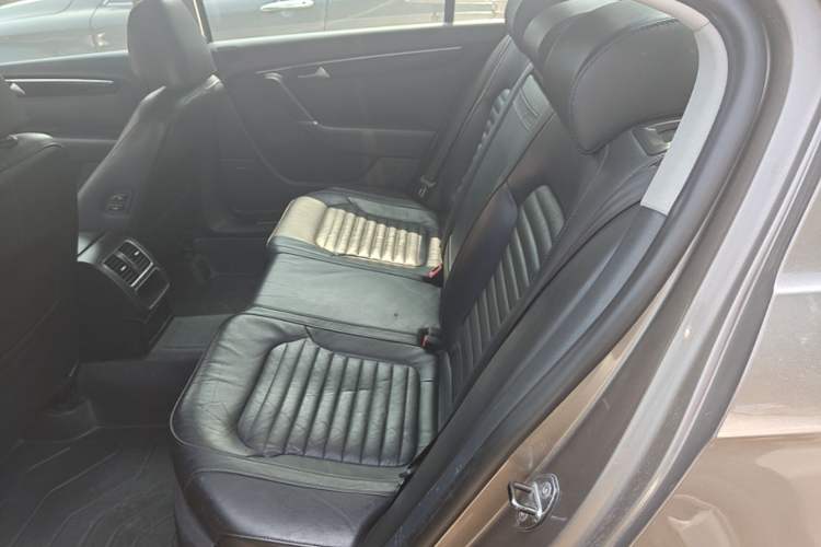 Used Volkswagen Magotan 2012 Revised 1.8TSI Luxury Version Left Rear Seat
