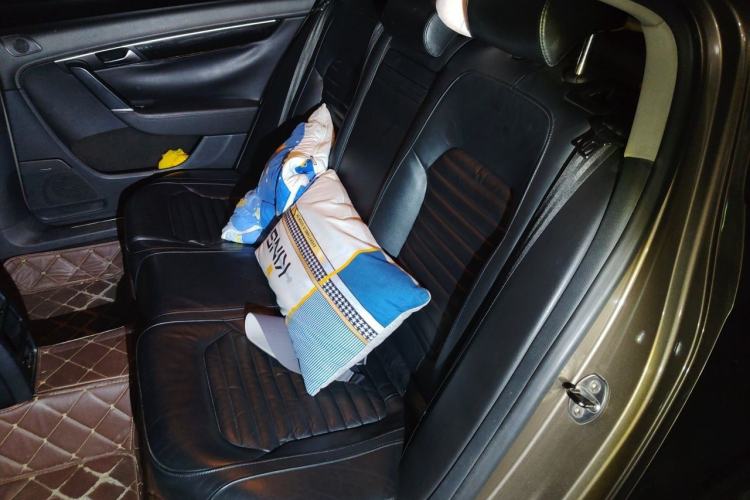 Used Volkswagen Magotan 2012 Revised 1.8TSI Luxury Version Left Rear Seat