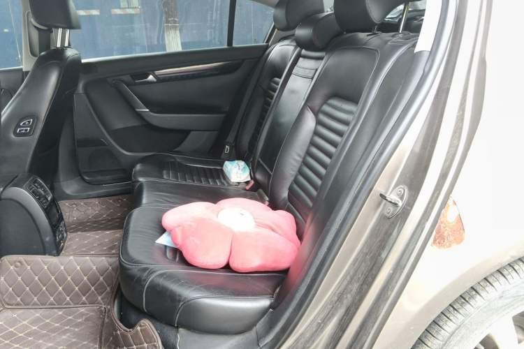 Used Volkswagen Magotan 2012 1.8TSI Luxury Model Left Rear Seat