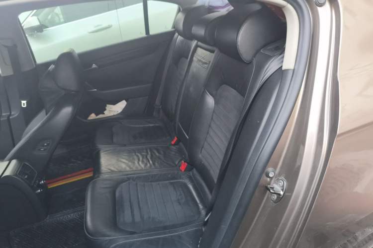 Used Volkswagen Magotan 2012 1.8TSI Prestige Model Left Rear Seat