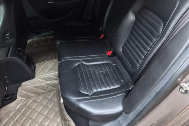 Used Volkswagen Magotan 2012 1.8TSI Luxury Model Left Rear Seat