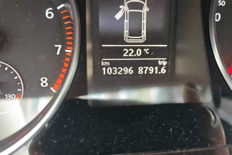Used Volkswagen Magotan 2012 Travel Edition 2.0 TSI Comfort Version Odometer Close Up