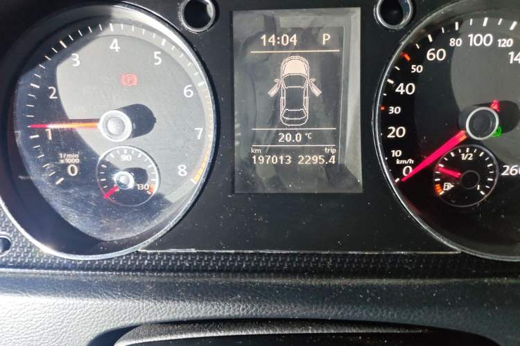 Used Volkswagen Magotan 2012 Revised 1.8TSI Luxury Version Odometer Close Up