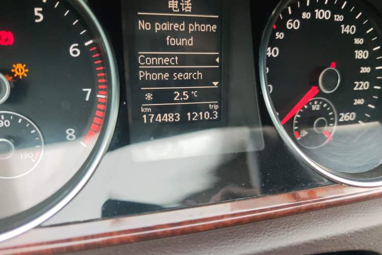 Used Volkswagen Magotan 2012 Travel Edition 2.0 TSI Luxury Version Odometer Close Up