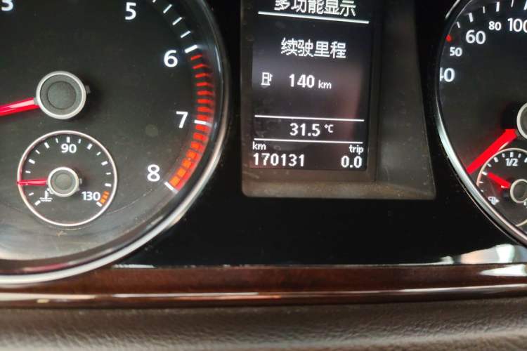 Used Volkswagen Magotan 2012 Travel Edition 2.0 TSI Comfort Version Odometer Close Up