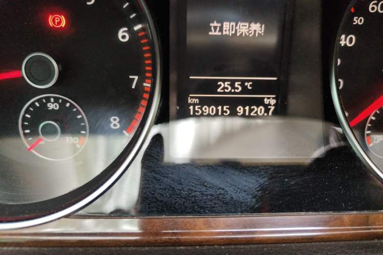 Used Volkswagen Magotan 2012 Travel Edition 2.0 TSI Luxury Version Odometer Close Up