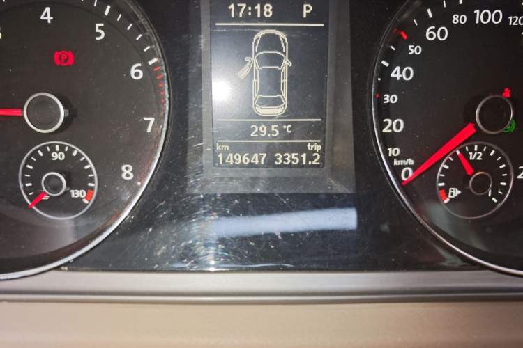 Used Volkswagen Magotan 2012 Revised 1.8TSI Luxury Version Odometer Close Up