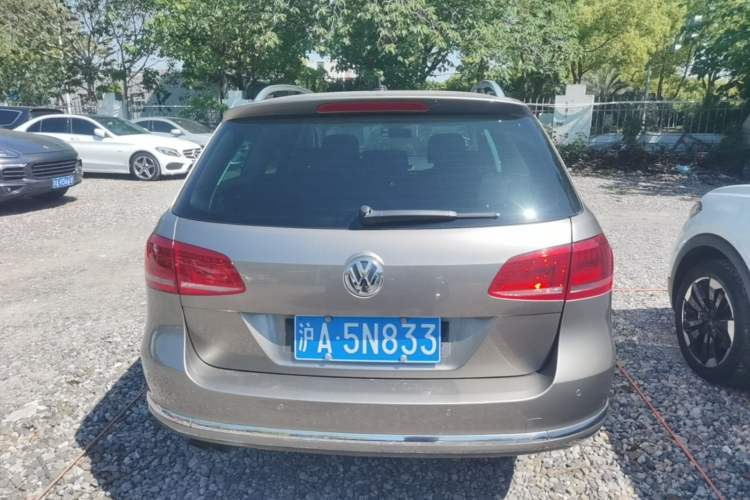 Used Volkswagen Magotan 2012 Travel Edition 2.0 TSI Luxury Version Rear