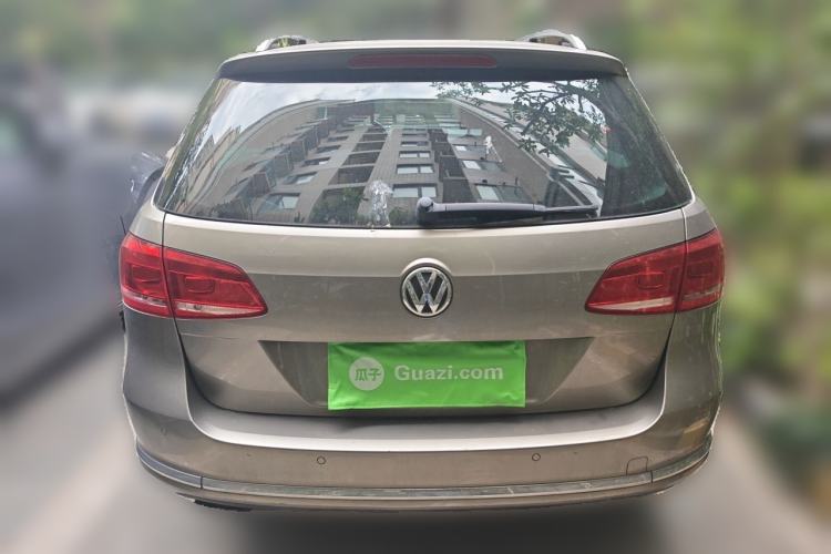 Used Volkswagen Magotan 2012 Travel Edition 2.0 TSI Comfort Version Rear