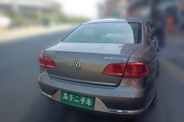 Used Volkswagen Magotan 2012 Revised Version 1.8TSI Leading Edition Rear
