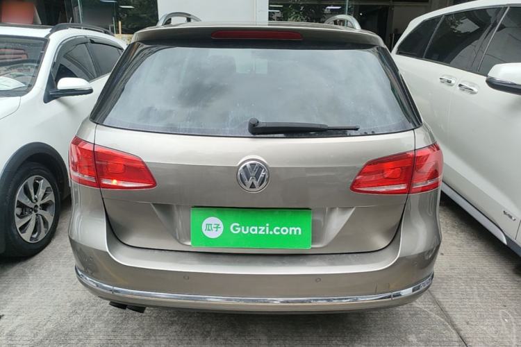 Used Volkswagen Magotan 2012 Travel Edition 2.0 TSI Comfort Version Rear