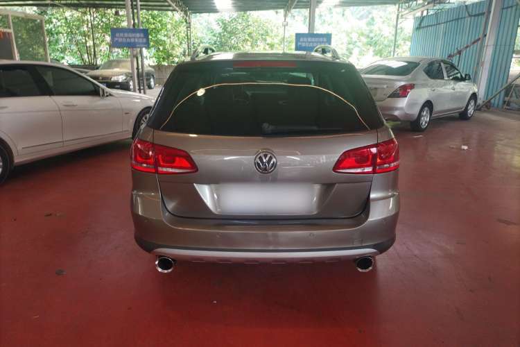 Used Volkswagen Magotan 2012 Travel Edition 2.0 TSI 4x4 Comfort Version Rear