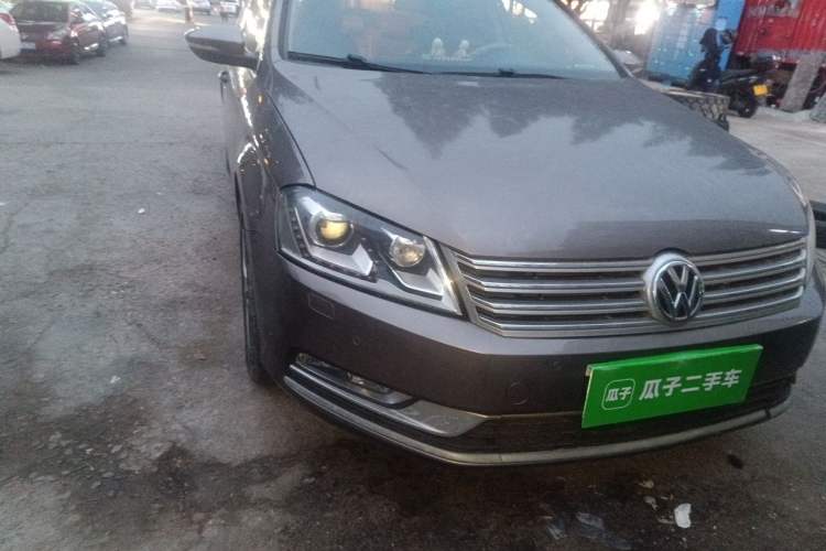 Used Volkswagen Magotan 2012 2.0 TSI Prestige Edition Right Front Headlight