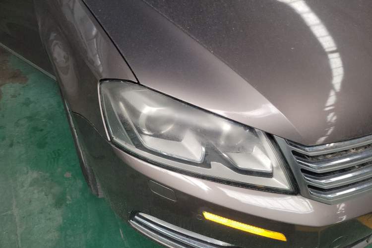 Used Volkswagen Magotan 2012 Revised Version 2.0 TSI Luxury Edition Right Front Headlight