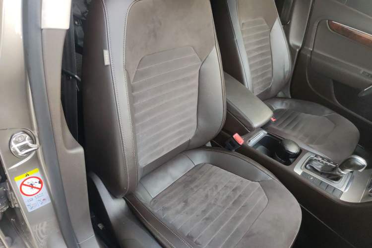 Used Volkswagen Magotan 2012 Travel Edition 2.0 TSI Comfort Version Right Front Seat