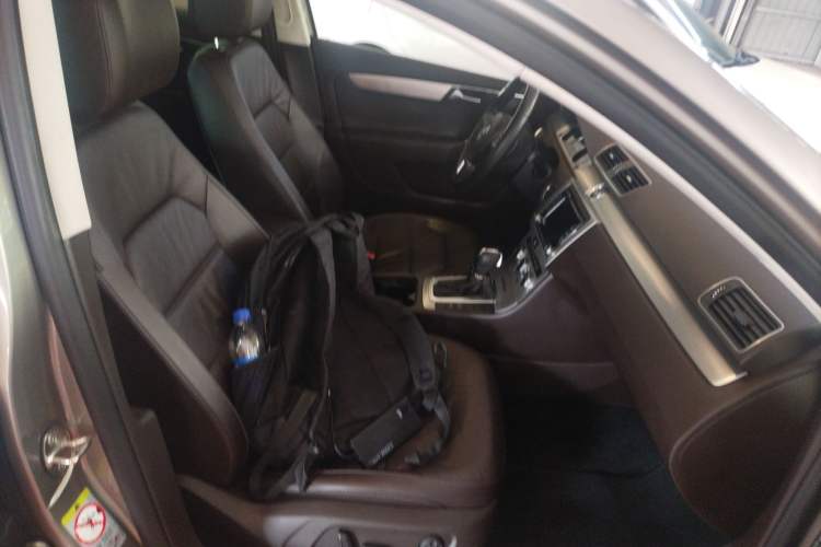Used Volkswagen Magotan 2012 Travel Edition 2.0 TSI 4x4 Comfort Version Right Front Seat
