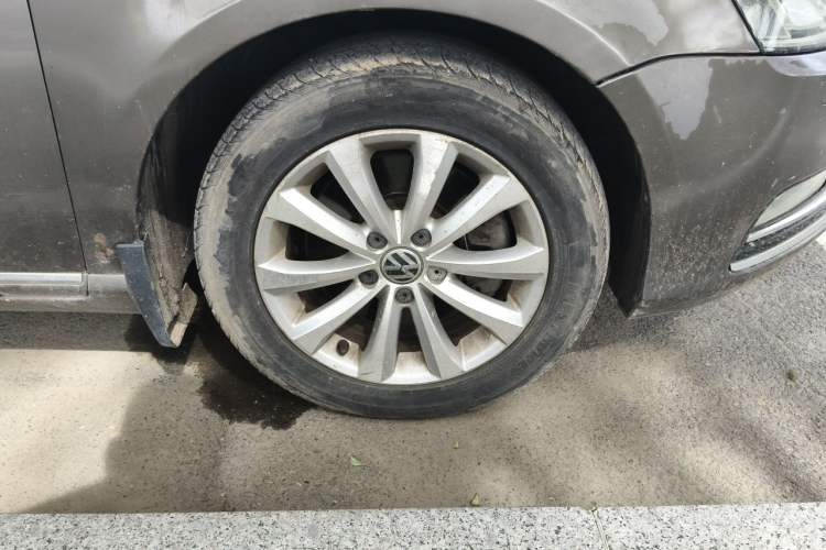 Used Volkswagen Magotan 2012 1.8TSI Luxury Model Right Front Wheel Hub