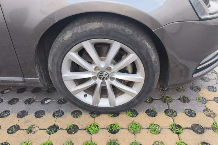Used Volkswagen Magotan 2012 1.8TSI Prestige Model Right Front Wheel Hub