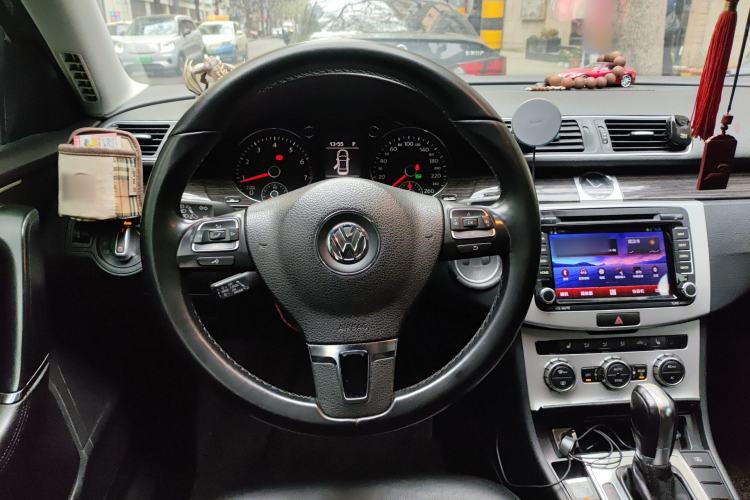 Used Volkswagen Magotan 2012 Facelift 2.0 TSI Prestige Model Steering Wheel